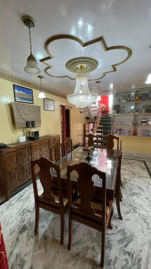 Dilaram Guest House Сринагар Экстерьер фото